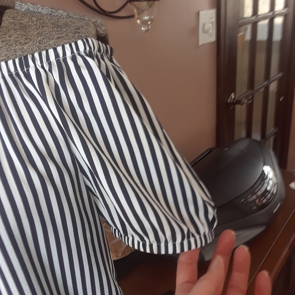 Size 0 chico's black and white pinstripe off-the-shoulder blouse - Picture 3 of 10